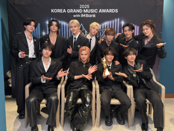 【オフィシャルレポ】INI（アイエヌアイ）、豪華アーティストが集結する音楽の祭典『2025 KOREA GRAND MUSIC AWARDS』で「Kpop Global Artist」を受賞！
